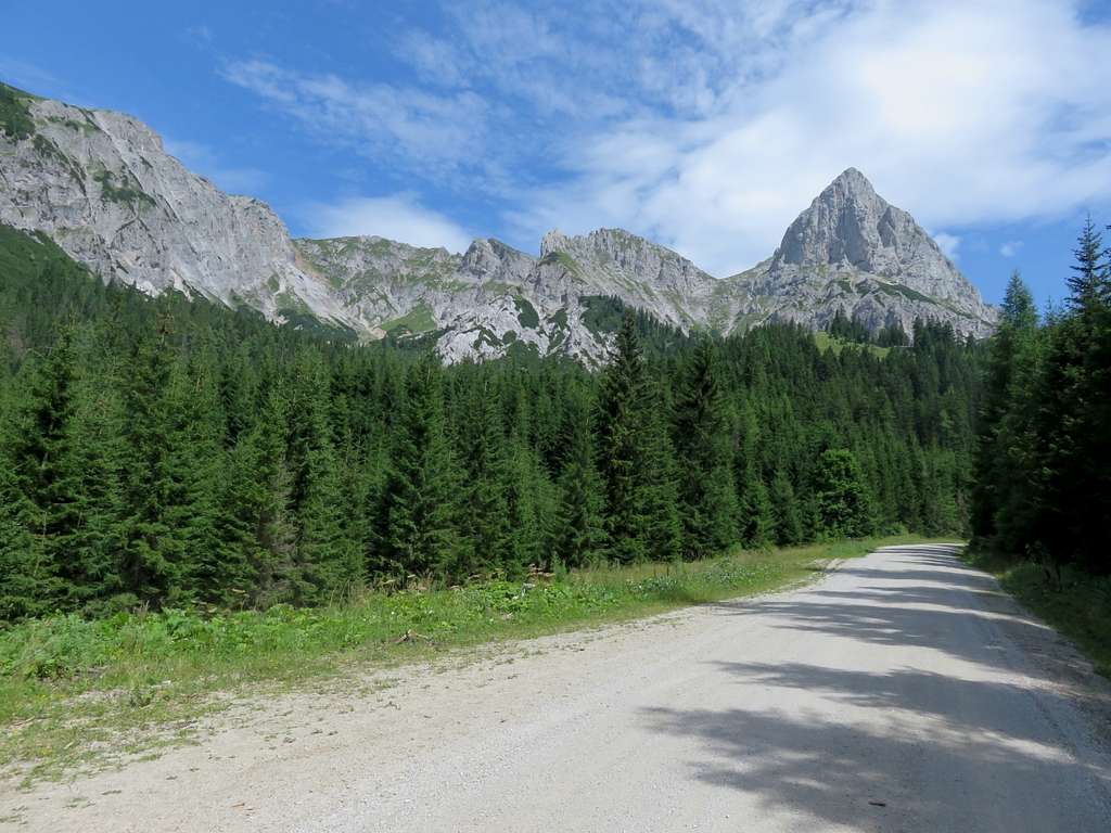 Gravel road to Klinkenhutte