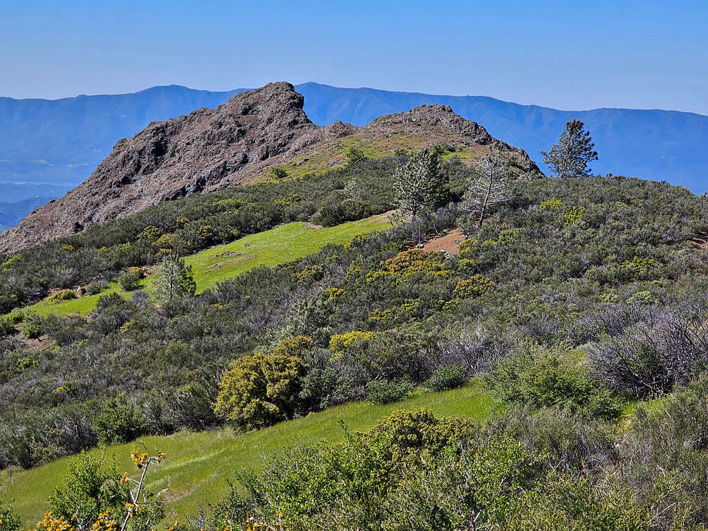 Rocky points below summit : Photos, Diagrams & Topos : SummitPost