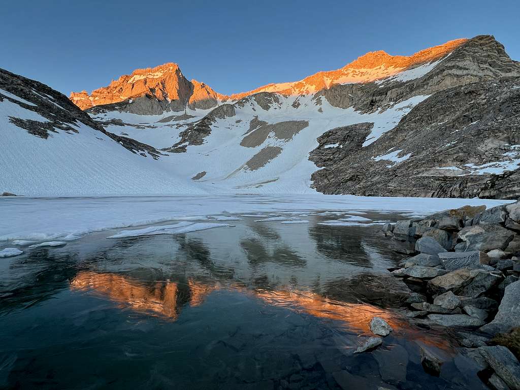 Bear Creek Spire from Dade Lake : Photos, Diagrams & Topos : SummitPost