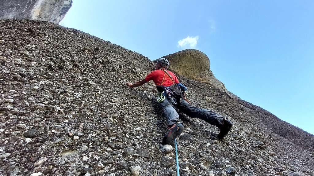 Climbing Holy Ghost Guardian NE wall (Meteora)