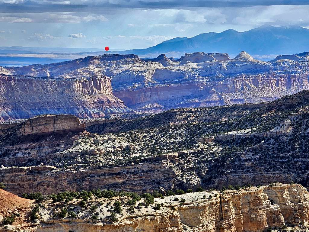 West face of Peak 6819 ft (with the red dot) : Photos, Diagrams & Topos ...
