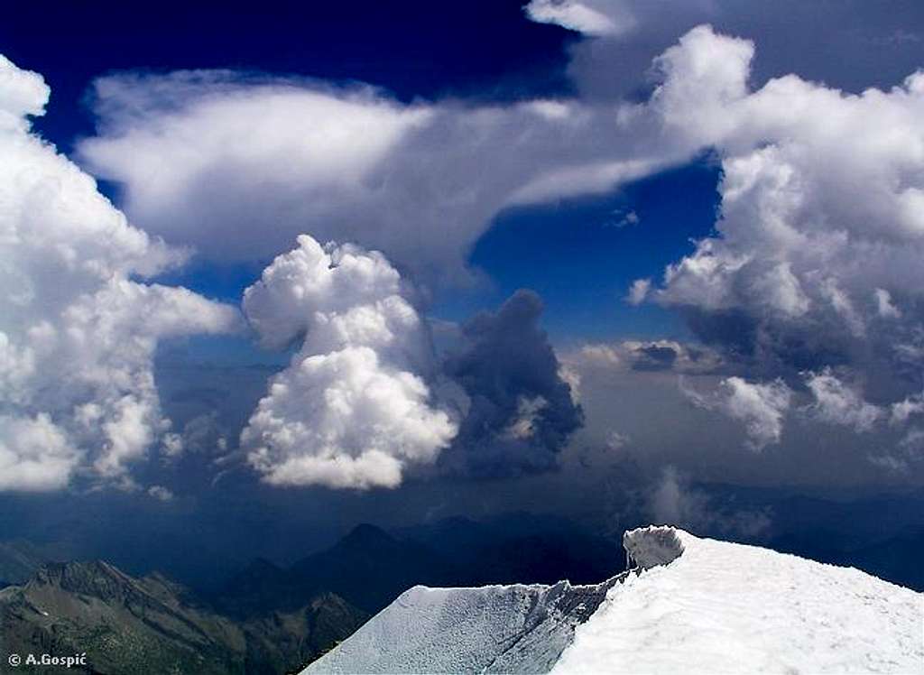 Cumulus clouds from Piramide Vincent