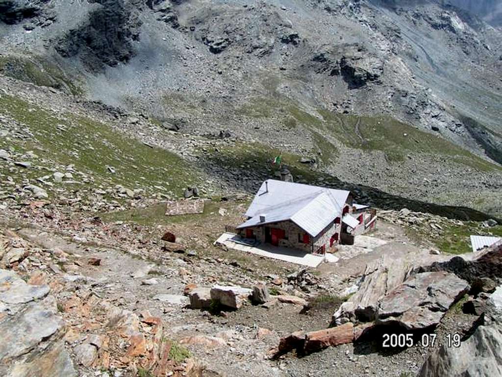 Rifuggio Carate ( 2636 m )