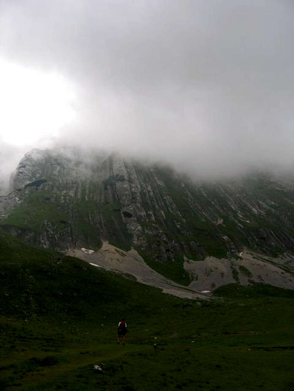 Prutas peak in clouds,...