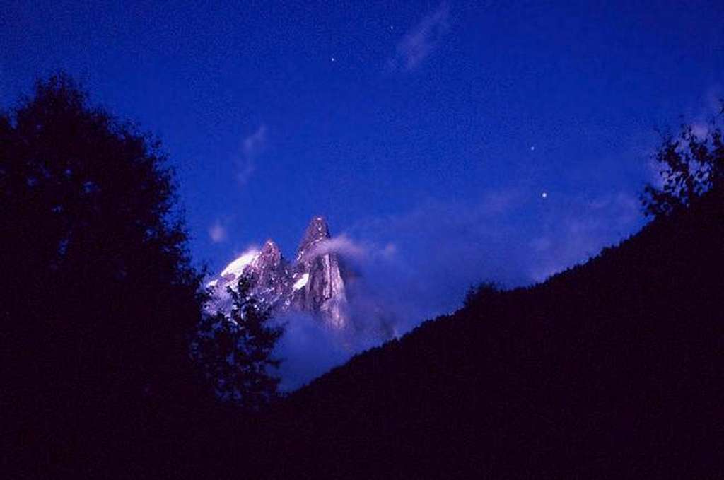 Night-time shot of the Drus...