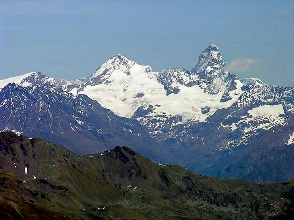 Dent d'Hérens <i>(4171 m)</i> and Matterhorn <i>(4478 m)</i>