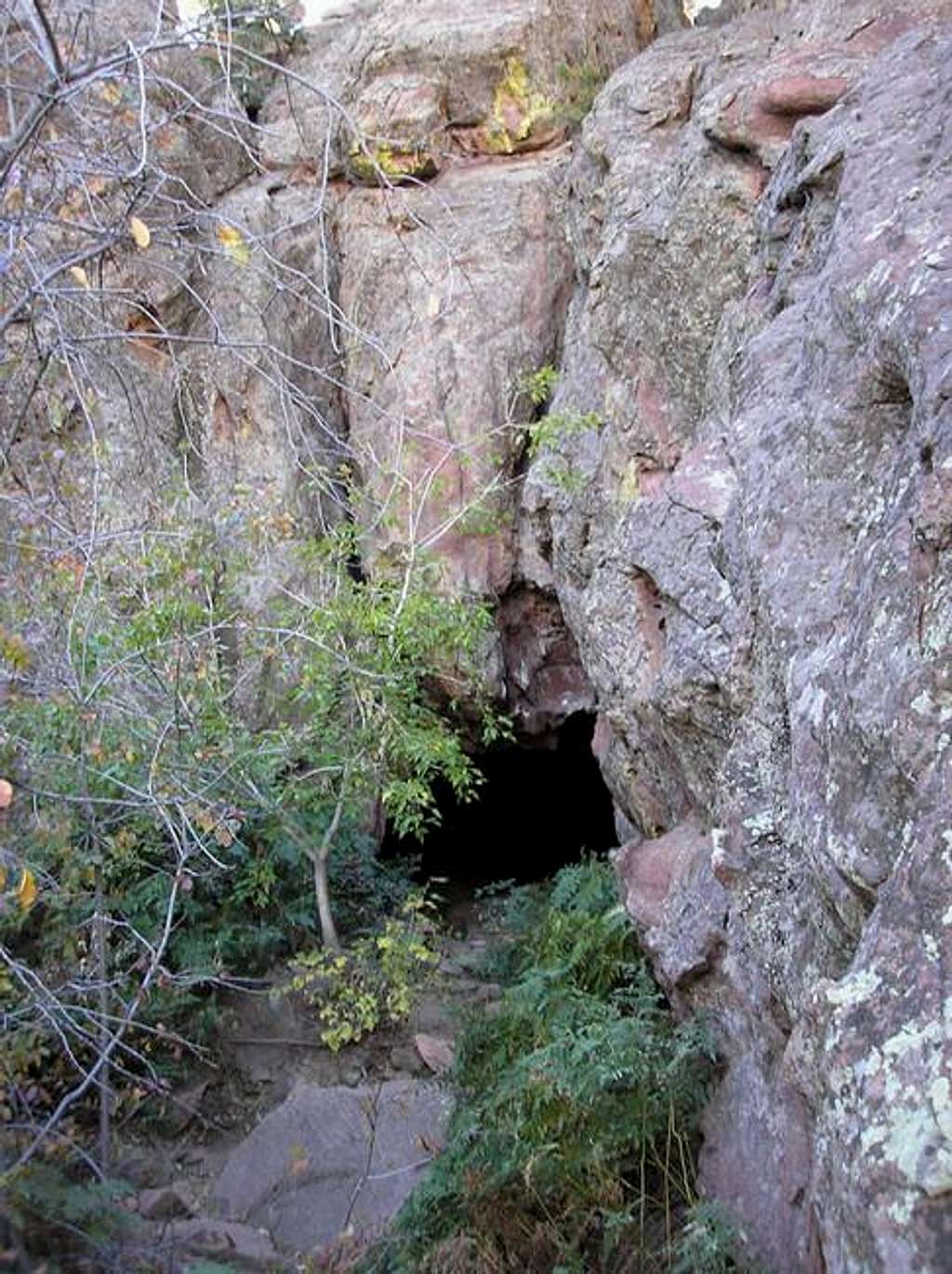 The entrance of Mallory Cave
