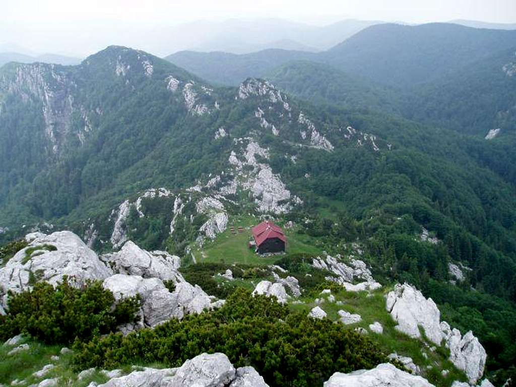 Sclosser s hut and Mali Risnjak