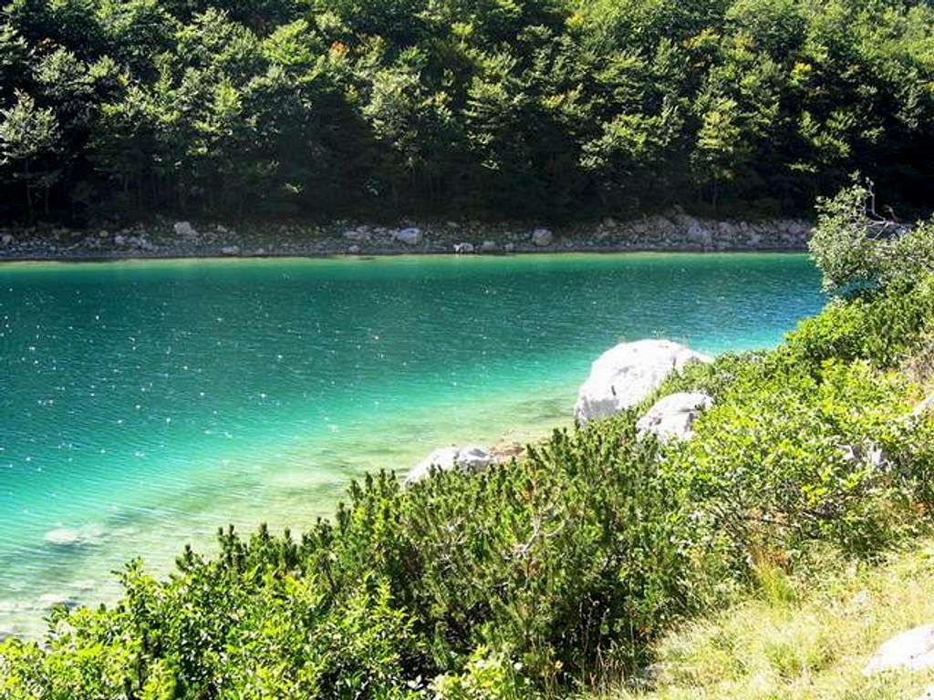 Emerald pure water of Veliko...