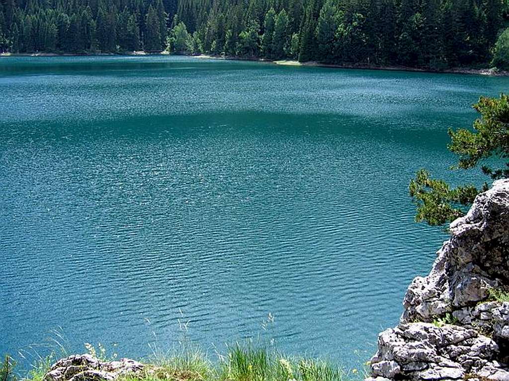Emerald pure water of Crno...