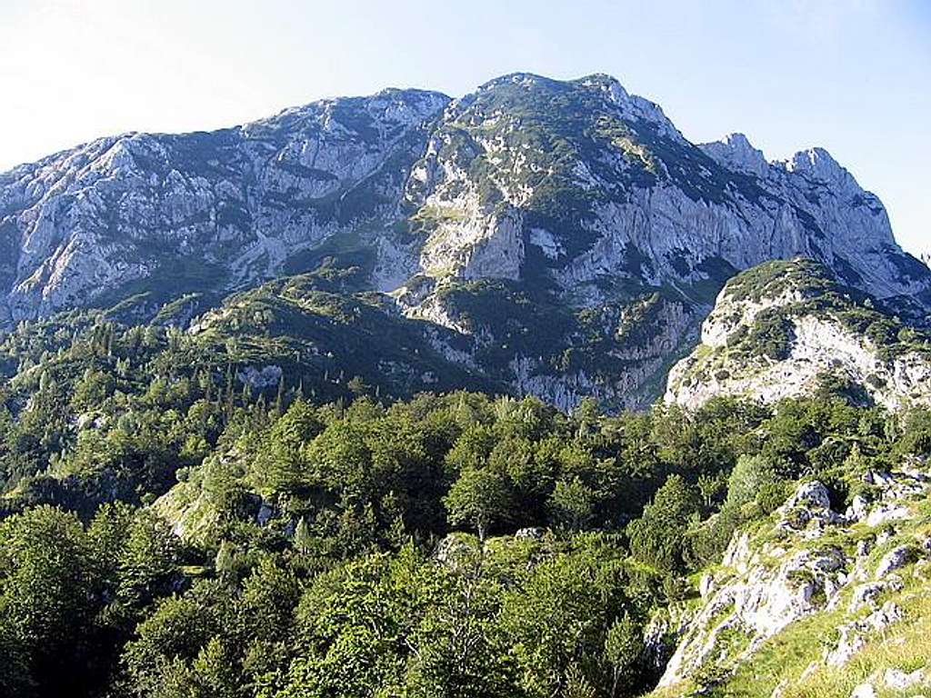  Medjed (2287 m) large massif...