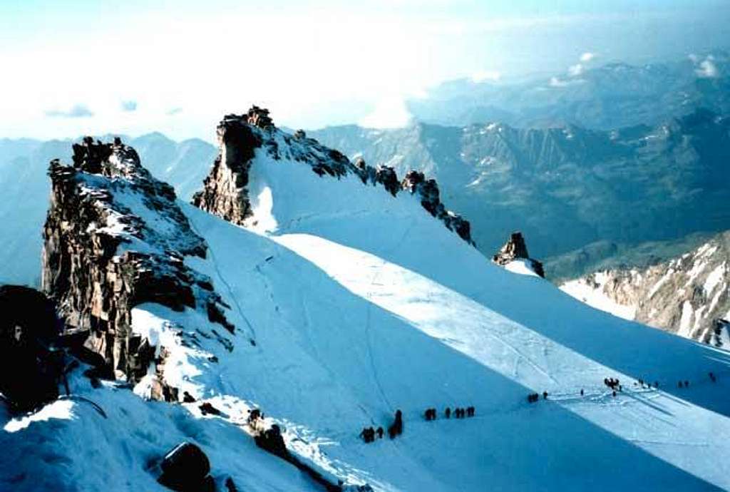The summit ridge of the Gran...