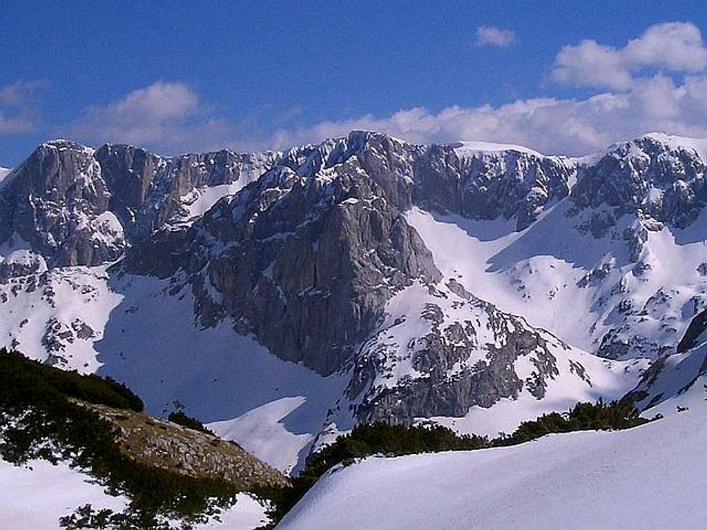 View to Terzin Bogaz (2303 m)...