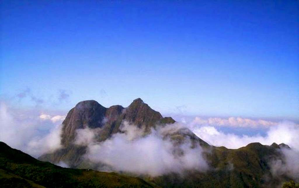 Pico Paraná from Ciririca Peak.