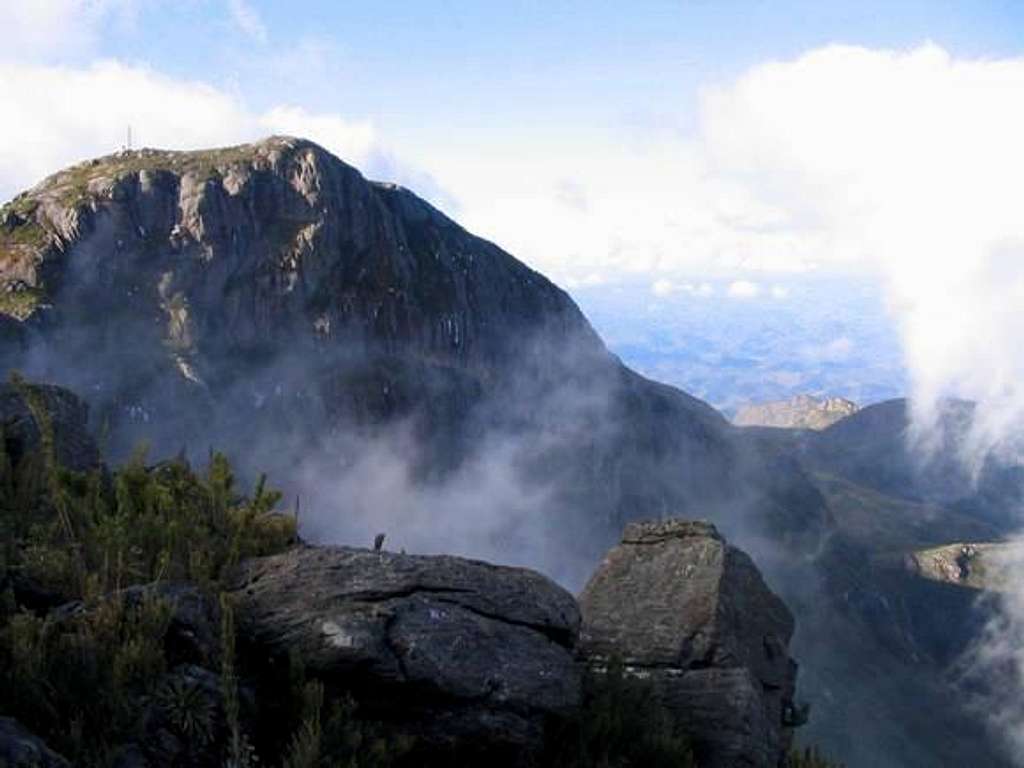 The summit of Pico do Calçado...