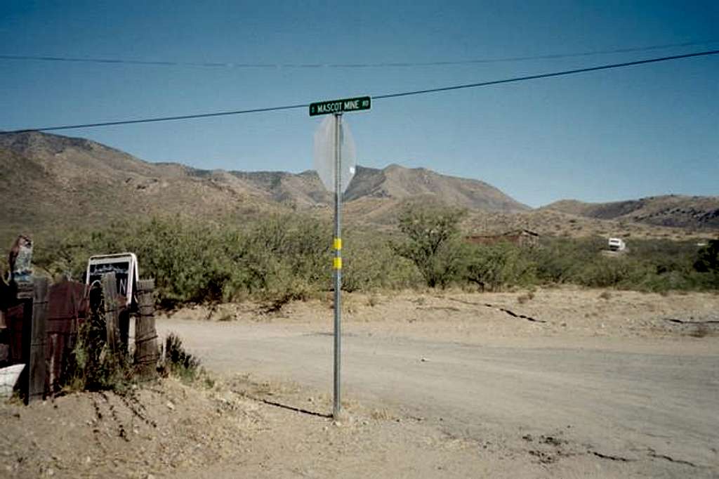 The turnoff to Mascot Canyon.