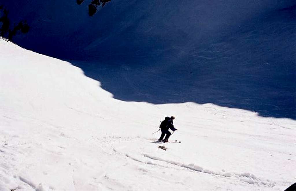 Ski descent from the summit...
