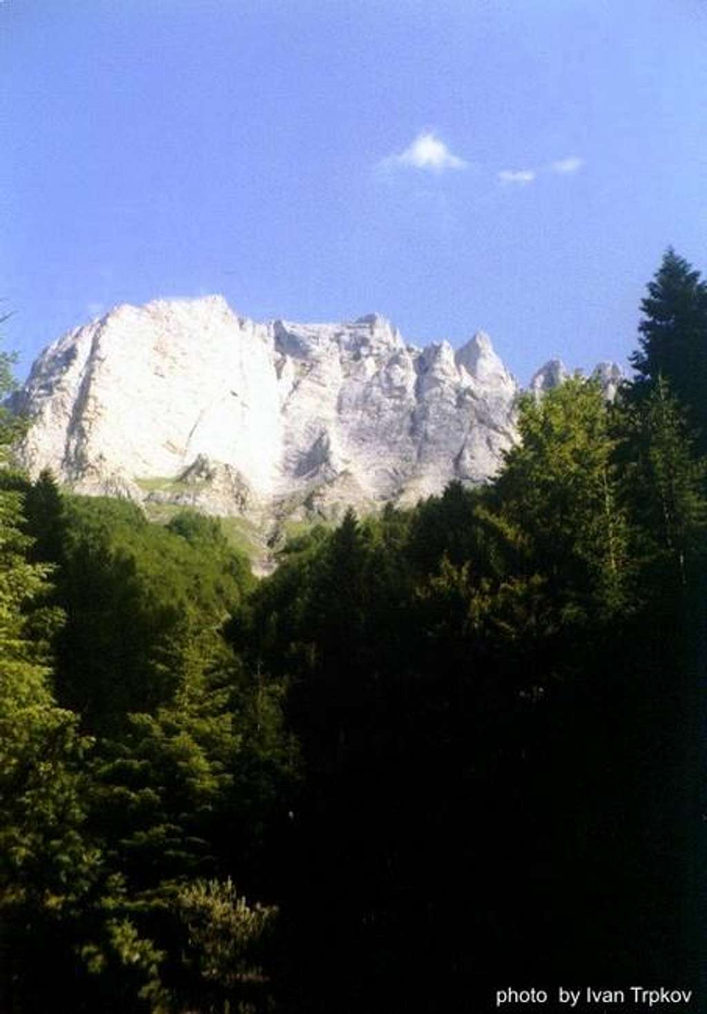 Rocks above the Leshnica valley
