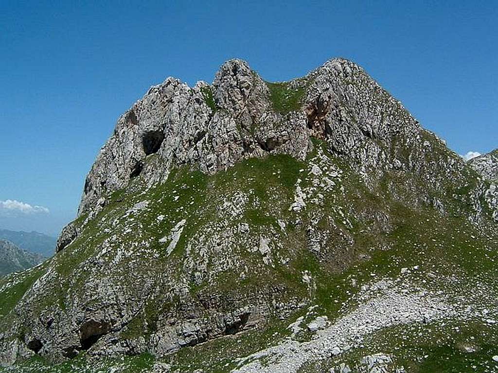  Roman (2170 m) peak from the...