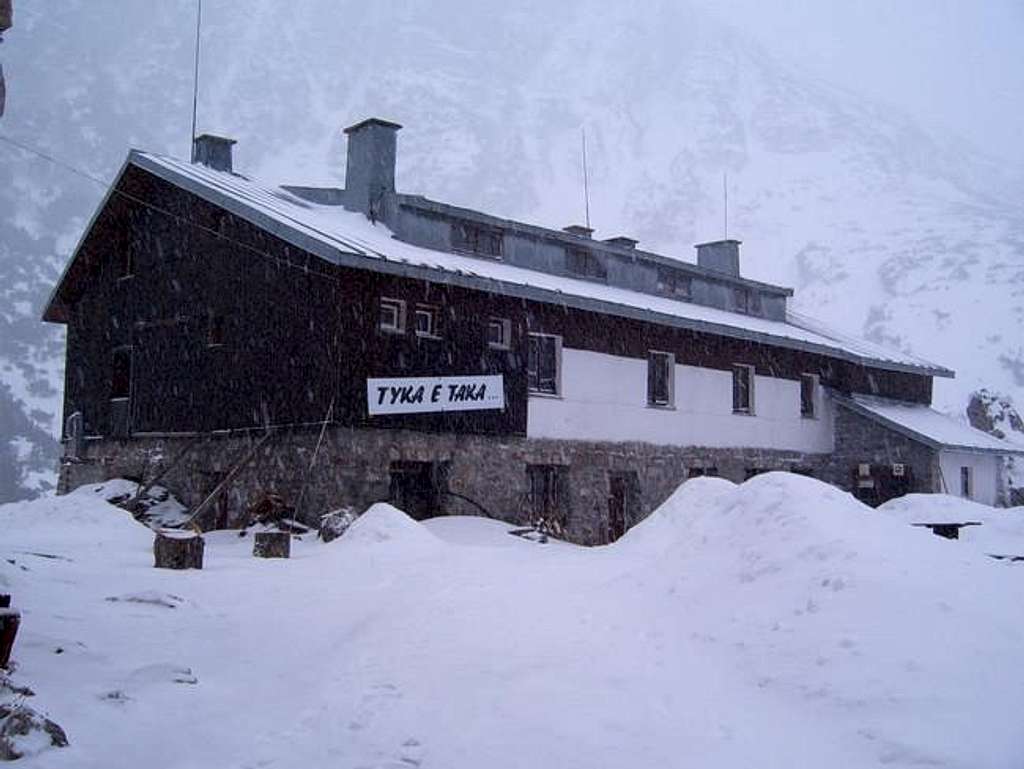 Maljovica hut, December 2005.
