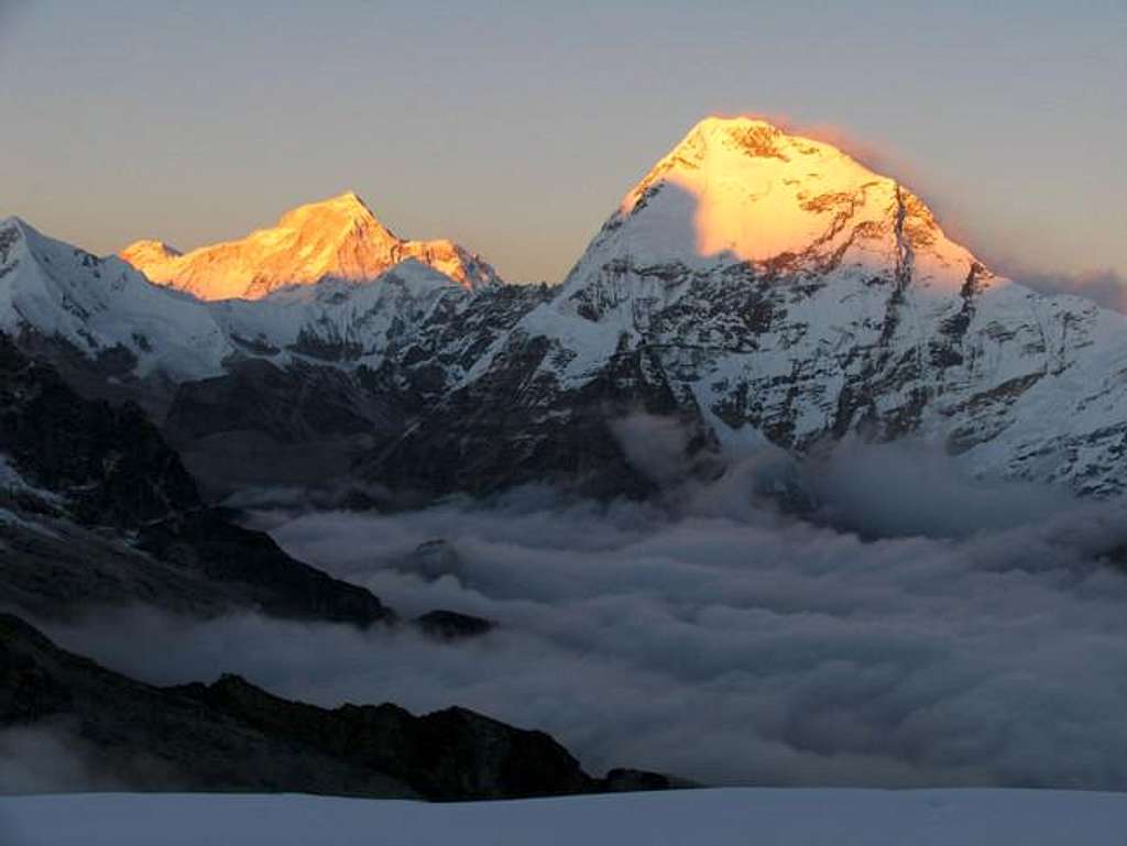 Picture of Makalu and...