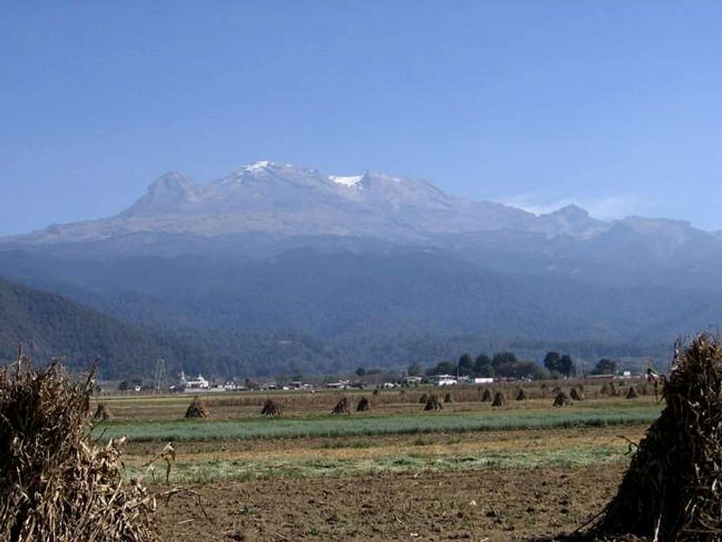 Iztaccíhuatl, from the road...