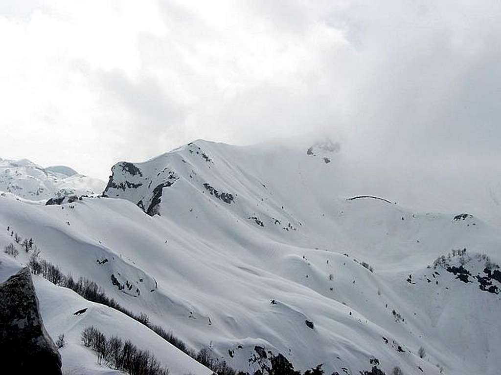  Popadija (2057 m) ridge...