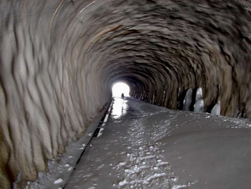 The closed tunnel of Larrau...