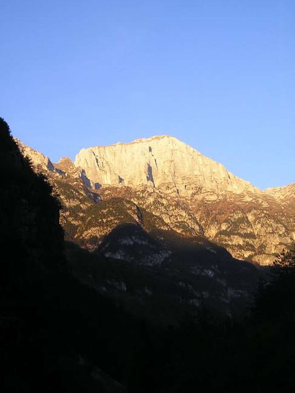 Monte Cimone dominating Val...
