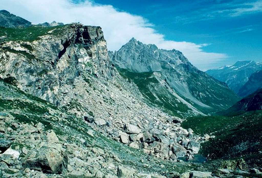 Péclet-Polset hut, Aiguille...