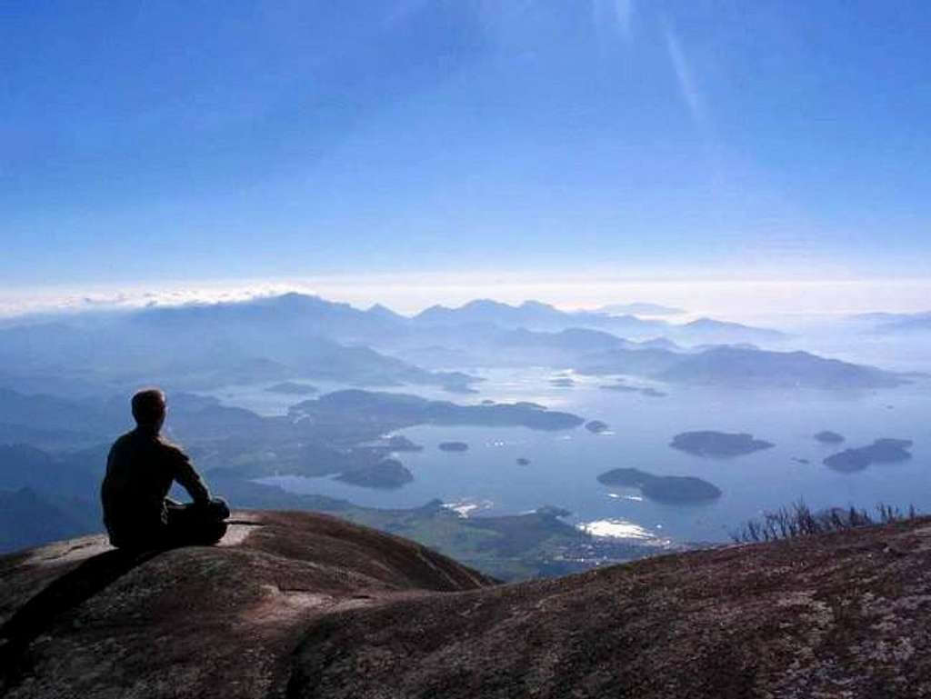 Summit meditation - Pico do...