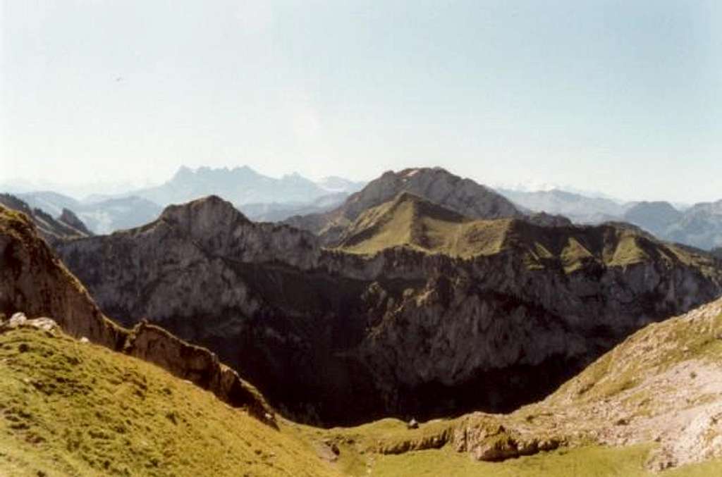 From left to right, Dent du...