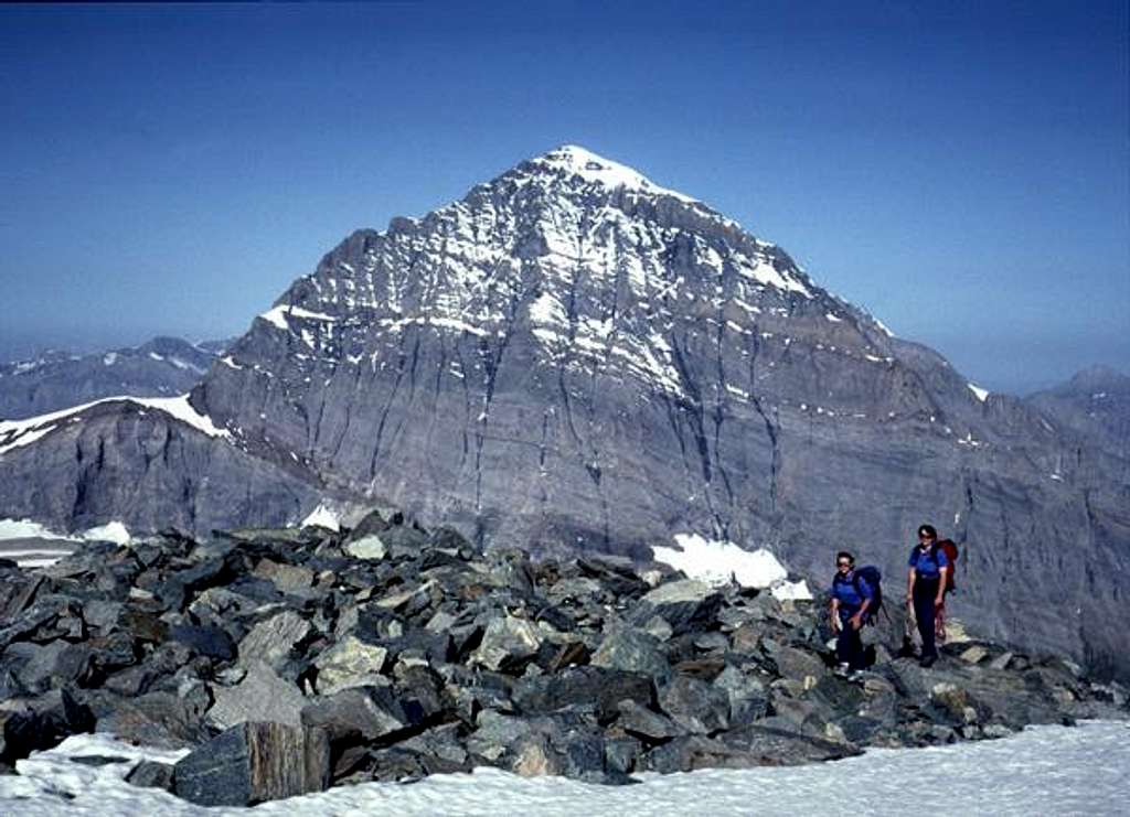 Balmhorn from the east .
 
...