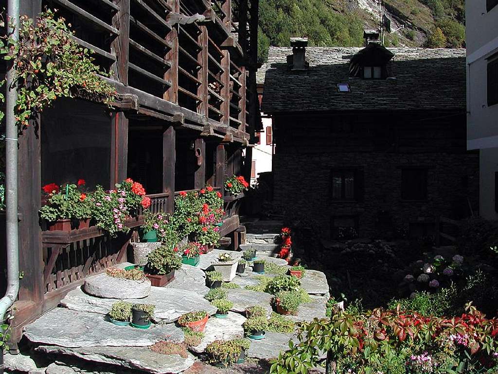 Walser house garden in Alagna