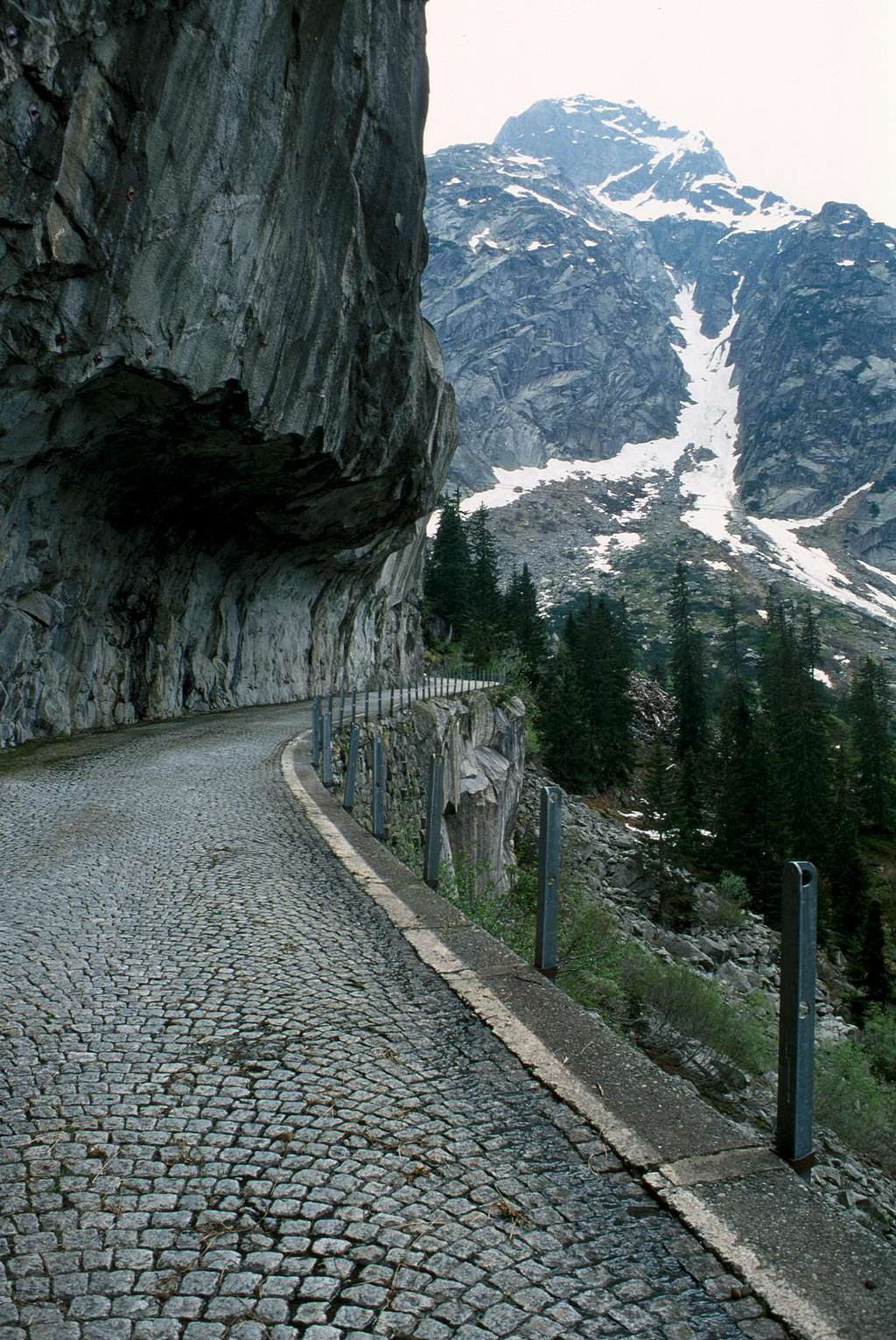 Old Grimsel pass road