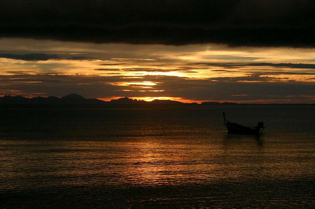 Sunset on Phi Phi Don - island seen from Ko Jum