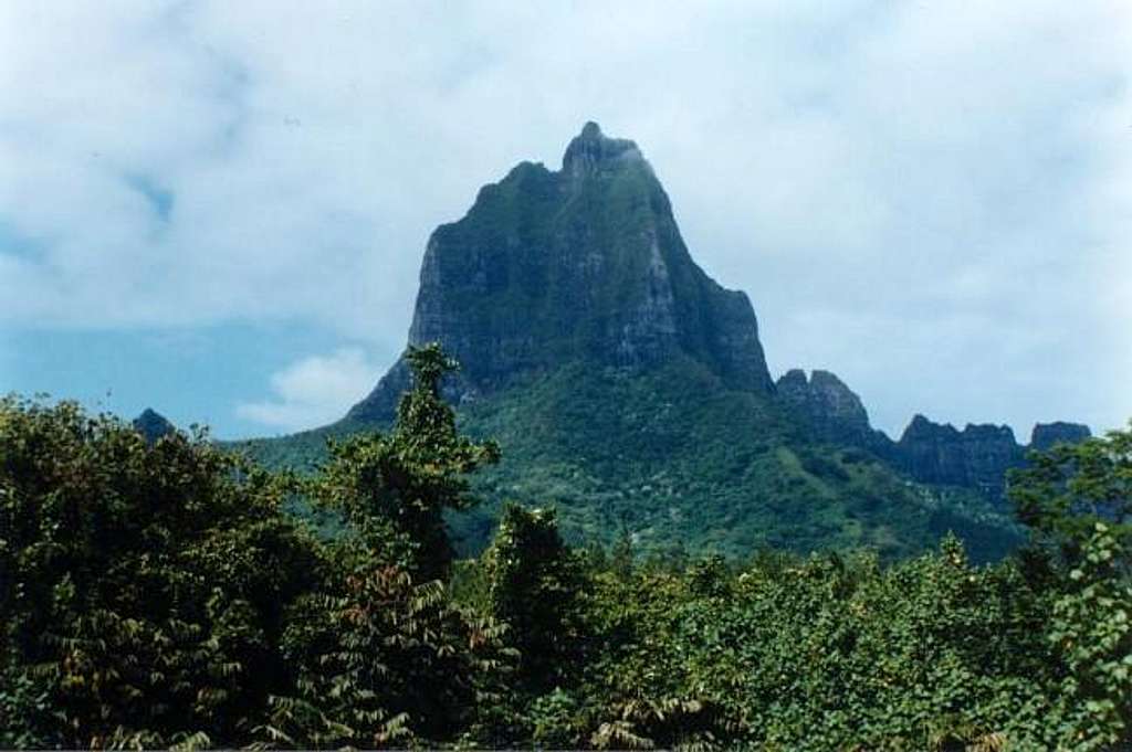 The Shark's Tooth(2,886 ft.)