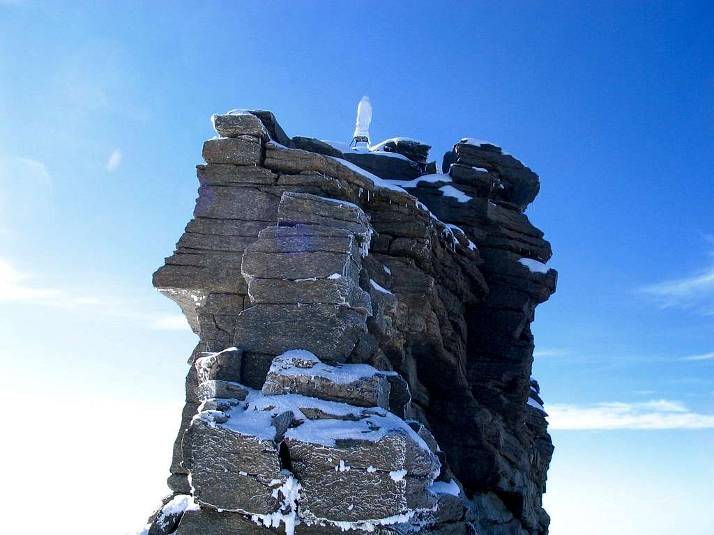 Statuette on the top of Gran Paradiso.7/2005