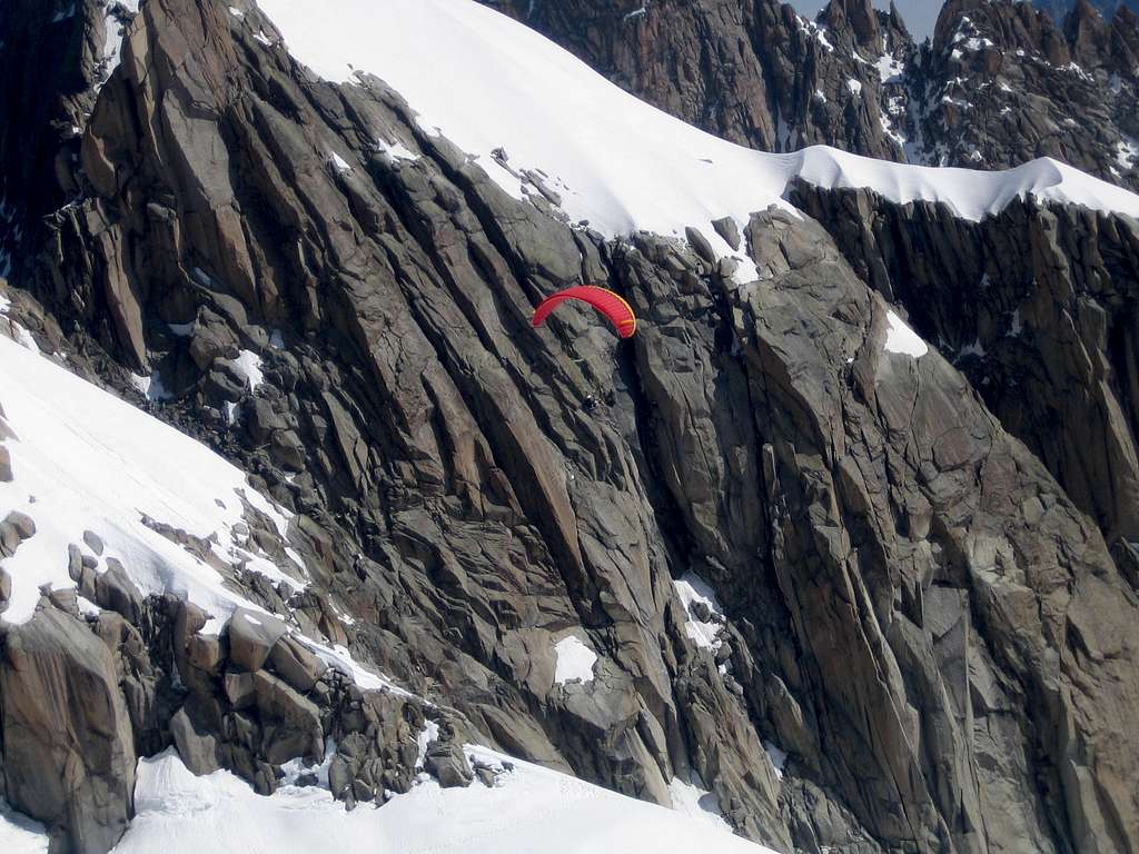 Paragliding in Mont Blanc range