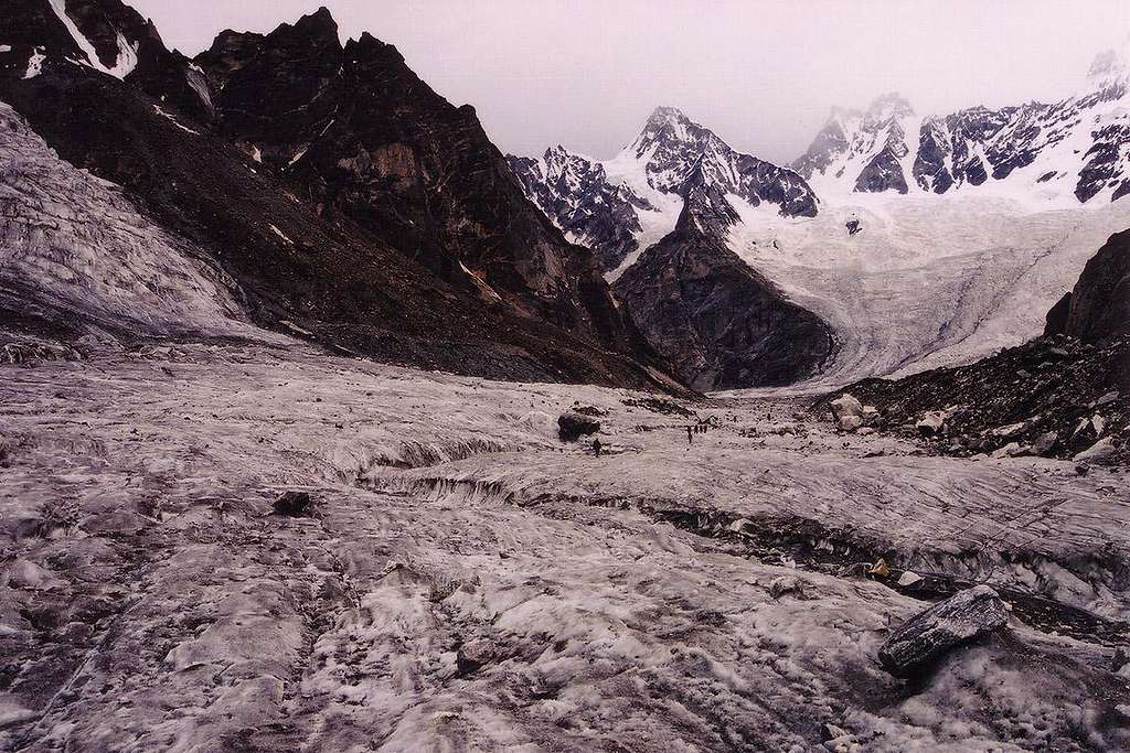 Gondogoro Glacier