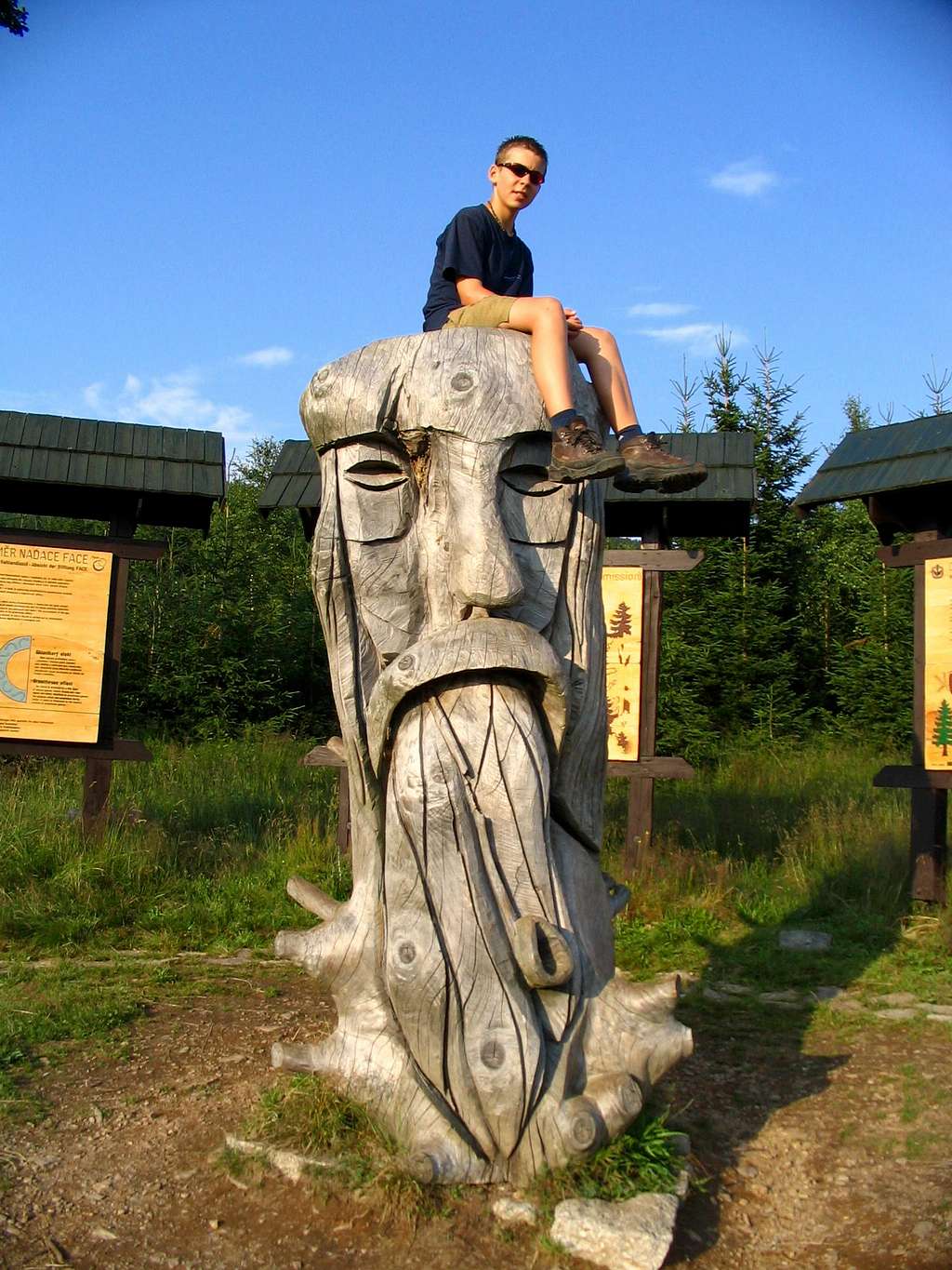 Me on the statue of 'king of Krkonoše'-Krakonoš.On crossroad Rucicky(980m).8/2005