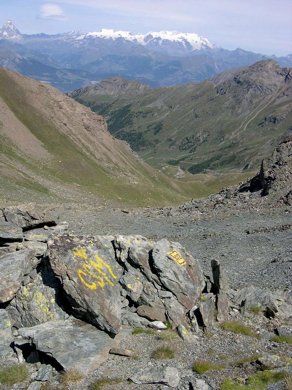 Vallone di Saint Marcel and its eastern ridge separating it from Vallone di Clavalitè