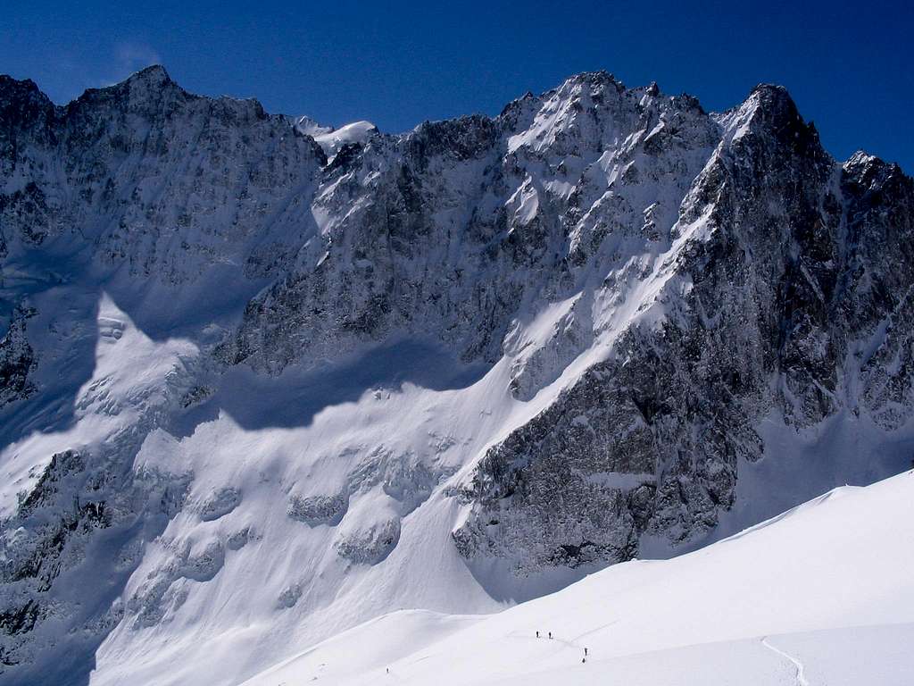 Roche Faurio north face from below  Adèle Planchard shelter