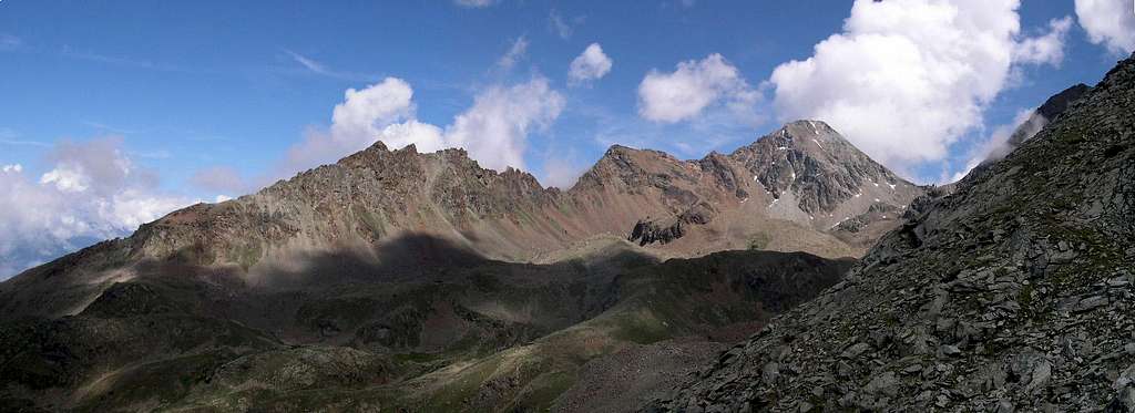 Monte Emilius and the ridge between Vallone di Comboè and Comba di Arbolle