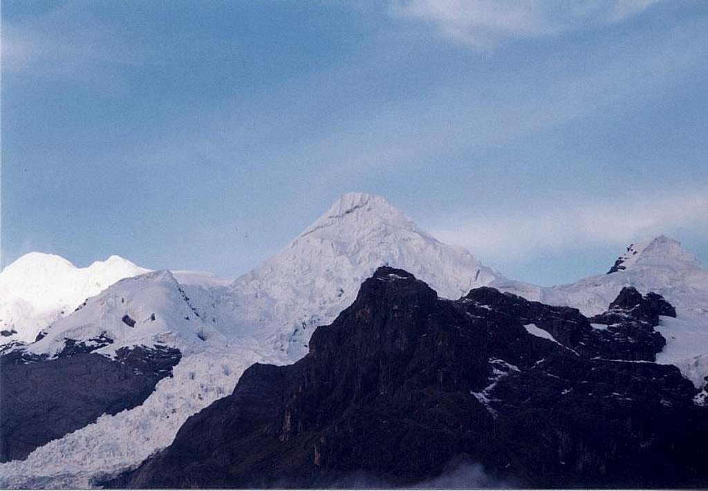 Nevado Yarupac - 5,685 metros.