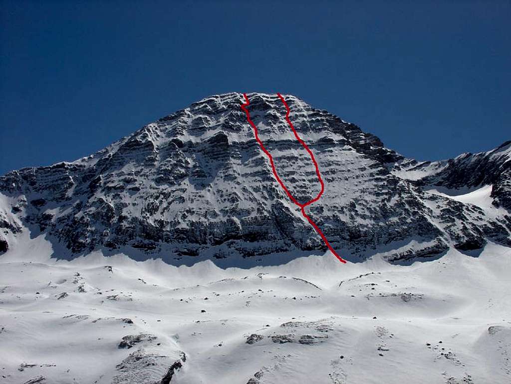 Taillon's North Face on April 2006 from upper part of gavarnie's ski station.