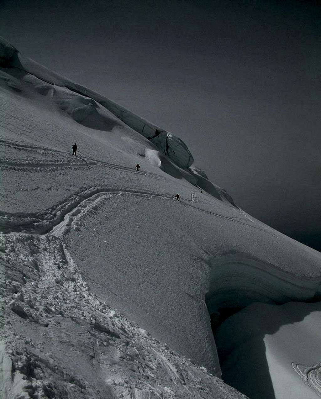 Danger Up and Down - Mont Blanc du Tacul