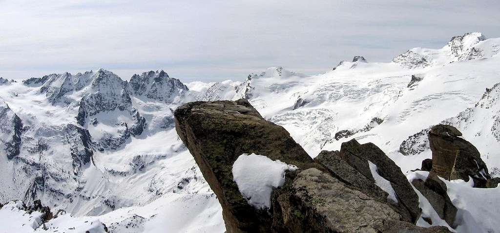 Pano view of Valnontey head<br> from the summit of  Gran Serra <i>3552m</i>