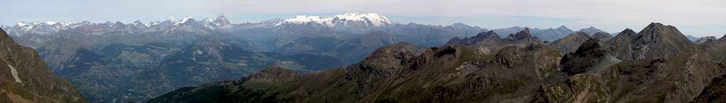 The ridge between Vallone di Saint Marcel and Vallone di Clavalitè from Punta di Laval