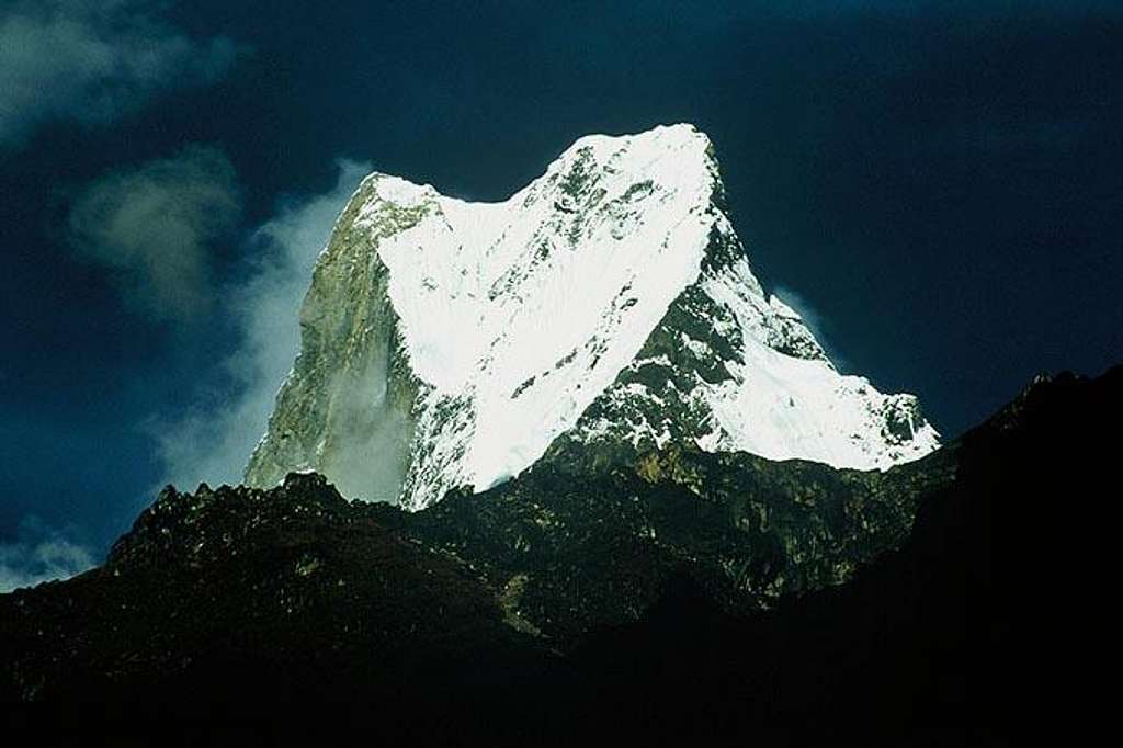 Machhapuchare as seen from trekking route to Annapurna BC